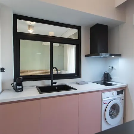 New Cozy With Balcony Close To Analipsi Metro Thessaloniki