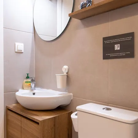 New Cozy With Balcony Close To Analipsi Metro