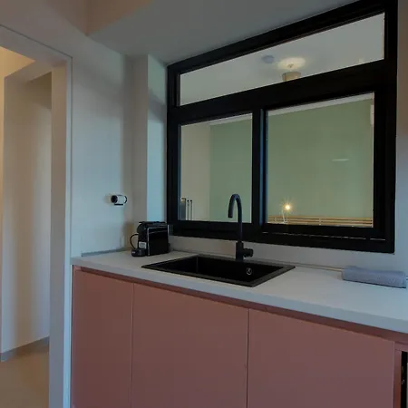 New Cozy With Balcony Close To Analipsi Metro Apartment