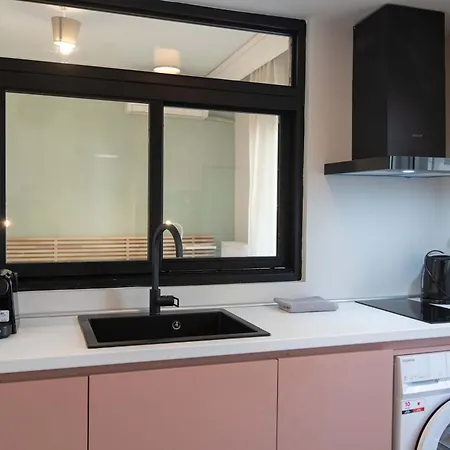 New Cozy With Balcony Close To Analipsi Metro Apartment